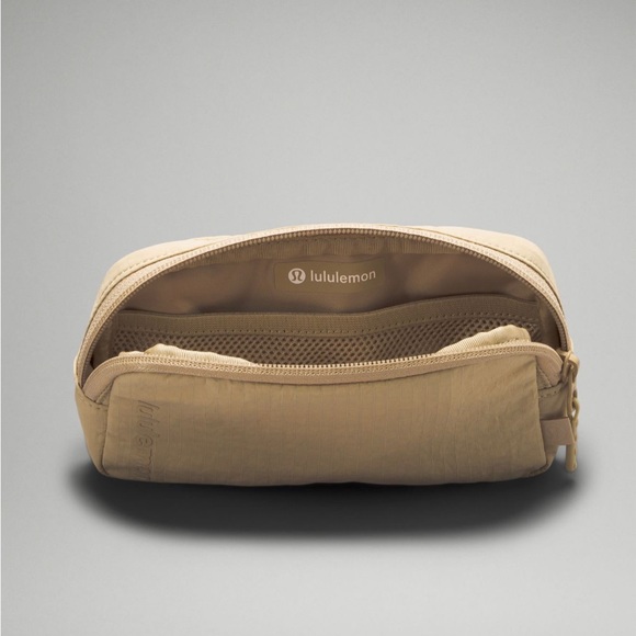 Lululemon Mini Belt Bag - Picture 4 of 8